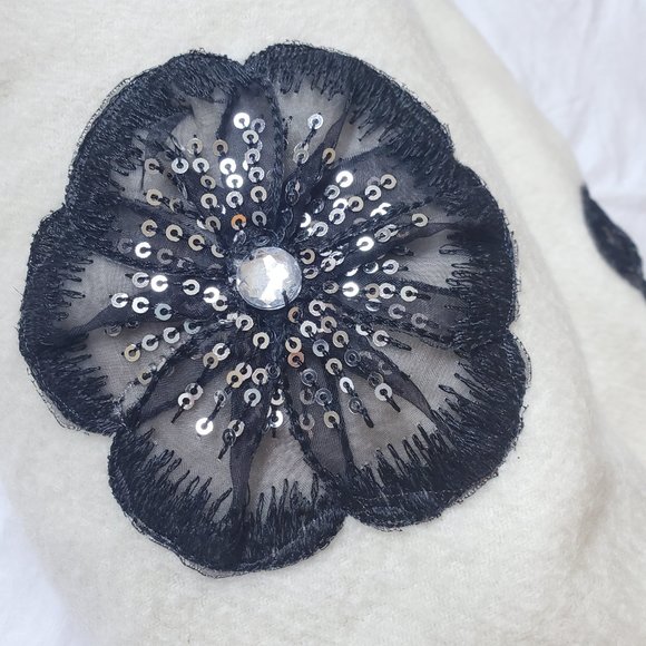 Bindya New York Cream Cashmere Wrap - Picture 9 of 13